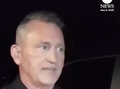 Increíble momento en el que un equipo de padre e hijo salva a seis personas que luchaban contra las olas después de que un barco se hundiera en un lago de Florida