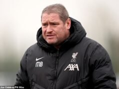 La familia del exjefe del Liverpool Women’s, Matt Beard, revela el desgarrador mensaje de texto final enviado antes de que lo encontraran colgado en su casa después de sentirse “intimidado” por su antiguo club, el Burnley.