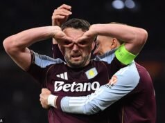 Aston Villa fijó una fecha con su destino en Estambul cuando John McGinn inspira una victoria por 4-0 sobre Nottingham Forest para enviar al equipo de Unai Emery a la final de la Europa League, escribe TOM COLLOMOSSE