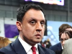 Humillación para los laboristas en Escocia mientras Sarwar admite su derrota