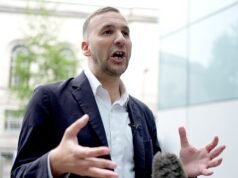 Zack Polanski tropieza en el primer obstáculo mientras el Partido Verde cae por debajo de las predicciones de las encuestas en la primera prueba electoral real