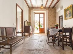 Revelado: La puerta por la que cayó Jake Hall momentos antes de que la estrella de TOWIE fuera ‘encontrada muerta con un fragmento de vidrio en el cuello’ en una villa mallorquina