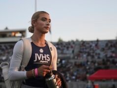 Madre de atleta trans atacada por Trump emite mensaje de desafío en medio de protestas en competencia de atletismo femenino en California