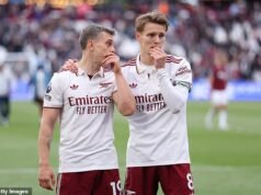 Jamie Carragher nombra la decisión crucial que “le dará al Arsenal el título”, ¡y NO es la controvertida llamada del VAR!