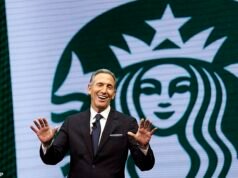 Golpe de martillo para la alcaldesa de Seattle cuando el magnate de Starbucks la culpa por acelerar el declive de la ciudad donde fundó el icónico gigante del café que ahora traslada el personal de la sede a Tennessee