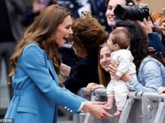 La Princesa de Gales posa para selfies y charla con jóvenes fanáticos en Italia mientras comienza su primera visita real en solitario desde su diagnóstico de cáncer.