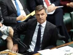 Los liberales presionan para prohibir la asistencia social para los inmigrantes y revelan un plan para evitar que los trabajadores paguen impuestos más altos