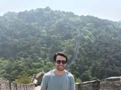 Mi viaje a China dio un giro oscuro cuando llamé a mi novia. El sonido que escuché me dejó helado hasta la médula: el inquietante informe de JON MICHAEL RAASCH sobre la visita de estado de Trump