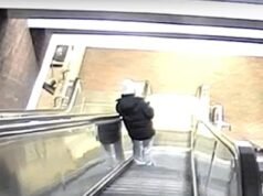 Carpenter, de 40 años, padre de dos hijos, murió después de quedar atrapado en las escaleras mecánicas de la estación de metro de Boston, y más de una docena de personas pasaron junto a él sin ayudarlo.