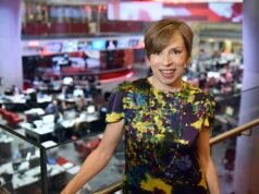 La ex jefa de noticias de la BBC, Fran Unsworth, dice que la ‘locura progresista’ de los activistas trans la expulsó de su trabajo