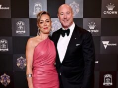 La esposa del ex presidente de Carlton AFL, Luke Sayers, llora en la corte mientras el juez escucha que la ex pareja será interrogada por las consecuencias de su escándalo de ‘foto de pene’