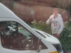 Los aldeanos frustran la “apropiación de tierras” de los viajeros: los hombres “haciéndose pasar por trabajadores de banda ancha” son ahuyentados por los lugareños que temen que el campo sea arrasado durante el fin de semana festivo