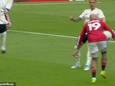 Nottingham Forest se disculpó con el jefe de árbitros Howard Webb por la controversia sobre el ‘balonmano’ de Bryan Mbeumo durante el choque contra el Man United.