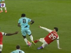 Kai Havertz comete una entrada MUY arriesgada mientras el Arsenal mantiene su impecable récord de tarjetas rojas esta temporada, pero mientras los fanáticos de los Gunners respiran aliviados, ¿deberían haber expulsado al delantero?