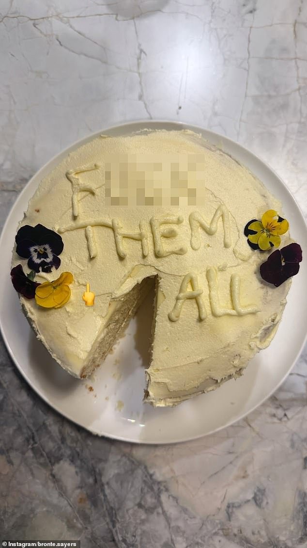 108702735-15829039-Luke_Sayers_daughters_shared_a_supportive_birthday_cake_message_-a-40_17791465152.jpeg