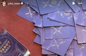 Jules Neale acoge con satisfacción los cambios positivos después de su separación, ya que la lectura del Tarot predice un futuro brillante para el exfutbolista de WAG