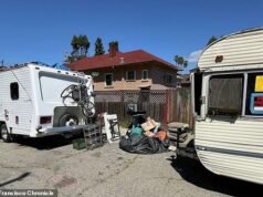 El gobernador de California, Gavin Newsom, brindó un trato VIP a una ex estrella de la NFL que se quejó después de que apareció un campamento para personas sin hogar frente a su casa en Oakland.