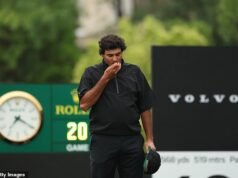 El vuelo tardío obliga al ex golfista de LIV, de 26 años, a renunciar a un lugar en el US Open mientras intenta reconstruir su carrera.