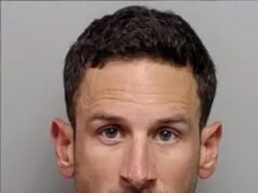 Entrenador de fútbol de secundaria supuestamente fue sorprendido teniendo relaciones sexuales con un estudiante de 17 años en clase