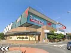 Niño de 12 años acusado después de que una amenaza de bomba obligara a los compradores a evacuar Bunnings en Newstead, Brisbane