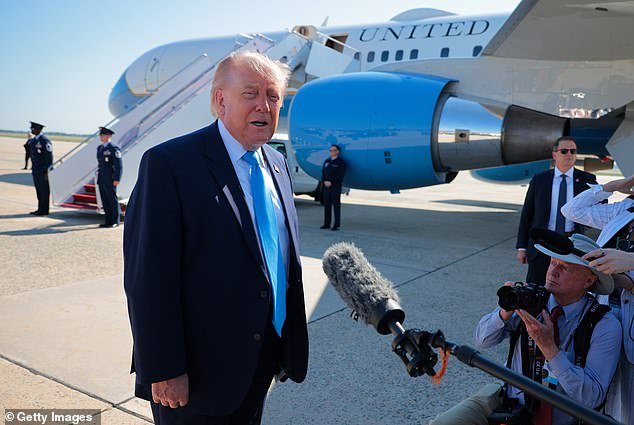 108750059-15835175-Donald_Trump_threatened_to_drive_a_Fox_News_reporter_s_fianc_out-a-21_17793036498.jpeg
