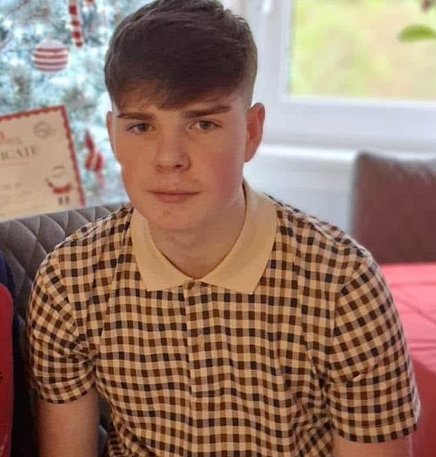 108755151-15834747-Kayden_Moy_was_16_when_he_died_at_Irvine_beach_in_Ayrshire-a-1_1779302329170.jpg