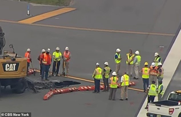108760419-15835279-A_sinkhole_was_discovered_at_LaGuardia_Airport_in_New_York_City_-a-12_17793085453.jpeg