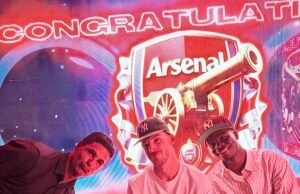 Revelado: Cómo Mikel Arteta tuvo que SALTARSE el momento de la victoria del Arsenal para regresar a casa con su esposa e hijos, antes de apresurarse a unirse a sus jugadores victoriosos en un lujoso club nocturno de Londres hasta la madrugada.