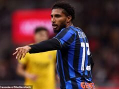 El Manchester United continúa las conversaciones con el Atalanta por el centrocampista brasileño de £ 35 millones después del fracaso del fichaje de la estrella por los gigantes españoles