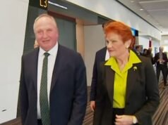 Momento apasionante: Pauline Hanson llama a una mujer perra desagradable después de una conferencia de prensa, mientras su mano derecha es reprendida después de decirle a un periodista que “se callara”