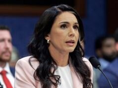 El salvaje viaje de Tulsi Gabbard de estrella demócrata a espía de Trump… antes de ser excluida, supuestamente espiada por su propia CIA y desencadenando una crisis para un candidato de 2028