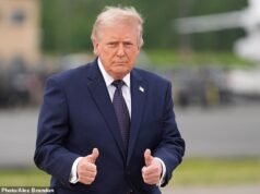 El administrador de Trump anuncia restricciones drásticas a las solicitudes de tarjetas de residencia