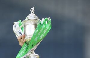 Martin O’Neill mantendrá conversaciones cruciales con Dermot Desmond sobre el futuro del Celtic, pero admite que el club de Parkhead debería buscar un entrenador más joven a largo plazo.