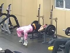 Momento aterrador: un hombre escapa por poco de ser aplastado por una barra de 145 kg mientras hacía press de banca