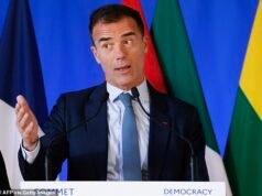Bruselas se prepara para responder a la capitulación laborista sobre el Brexit: el jefe de la UE advierte que el uso del euro y mayores contribuciones en efectivo sería el precio del regreso de Gran Bretaña