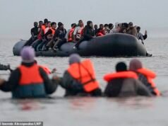 Casi 700 inmigrantes del Canal de la Mancha han llegado a Gran Bretaña en los últimos dos días, elevando el número total de cruces en pequeñas embarcaciones en lo que va del año a más de 8.000.
