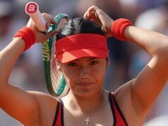 Emma Raducanu es eliminada en la PRIMERA RONDA de Roland-Garros: la número uno británica avergonzada por la derrota por 6-0, 7-6