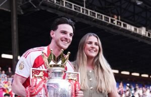 La compañera de Declan Rice, Lauren Fryer, hace una rara aparición pública con él en impresionantes fotografías familiares para celebrar la victoria del título de la Premier League con el Arsenal.