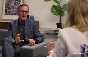 Los padres que reciben asistencia social podrían recibir cientos de dólares para empujar a sus adolescentes desempleados a realizar prácticas para desactivar la “bomba de tiempo” del desempleo.