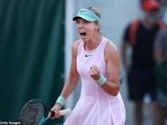 Katie Boulter avanza a la segunda ronda del Abierto de Francia después de superar el comodín adolescente estadounidense, mientras su prometido Alex De Miñaur pone fin a la racha del clasificado británico Toby Samuel en Roland Garros