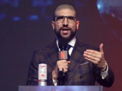 La estrella de UFC pide a Ariel Helwani que apoye a Israel después de los comentarios sobre Khamzat Chimaev