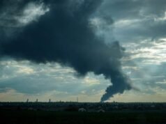 Tres muertos en ataques rusos contra Ucrania y Kyiv ataca puerto petrolero del Báltico