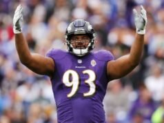 Fuente: Calais Campbell regresa a los Ravens para la temporada 19