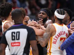 La NBA multa a Mitchell Robinson de los Knicks con 50.000 dólares y a Dyson Daniels de los Hawks con 25.000 dólares por el altercado del Juego 6