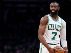 Jaylen Brown de los Celtics critica a los árbitros y critica a Embiid por su fracaso