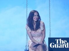 Saturday Night Live: Olivia Rodrigo cumple una doble función como Aziz Ansari como Kash Patel | Sábado por la noche en vivo