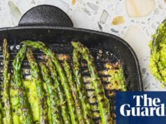 Cómo guardar los recortes de espárragos de la basura – receta | Comida y bebida de primavera.