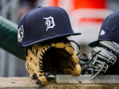 Informe: Gabe Álvarez, manager de los Tigres de Triple-A, despedido por mensaje de texto “inapropiado” a un colega