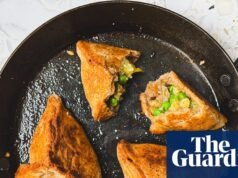Cómo convertir las patatas nuevas cocidas sobrantes en un refrigerio indio picante – Receta | Alimento