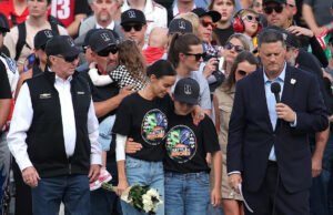 El ganador de NASCAR y Coca-Cola 600, Daniel Suárez, rinde homenaje a Kyle Busch y su familia: ‘Este es para Kyle’